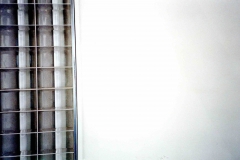 kunstgruppe GOTTLIEB, Schule des Entdeckens, Standort 1 von 6, Galerie der Künste 3. Etage, Gesamtrauminstallation, Detail, Wandinstallation Foto: © KGGB