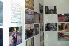 Gesamtrauminstallationen im Hafthaus Herne von kunstgruppe GOTTLIEB, Dokumentationsinstallation Find The Net, Foto: © KGGB