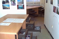 Gesamtrauminstallationen im Hafthaus Herne von kunstgruppe GOTTLIEB, Dokumentationsinstallation Find The Net, Foto: © KGGB