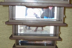 Gesamtrauminstallationen im Hafthaus Herne von kunstgruppe GOTTLIEB, Dokumentationsinstallation Find The Net, Foto: © KGGB