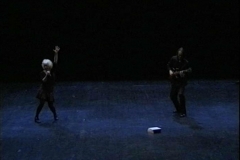 kunstgruppe GOTTLIEB mit ihrem Werk Erben der Gegenwart im Hebbel Theater Berlin, Foto: Archiv © KGGB