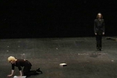 kunstgruppe GOTTLIEB mit ihrem Werk Erben der Gegenwart im Hebbel Theater Berlin, Foto: Archiv © KGGB