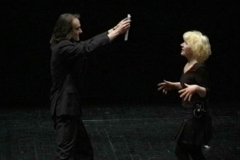 kunstgruppe GOTTLIEB mit ihrem Werk Erben der Gegenwart im Hebbel Theater Berlin, Foto: Archiv © KGGB