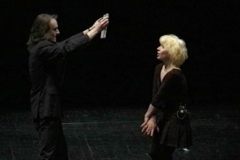 kunstgruppe GOTTLIEB mit ihrem Werk Erben der Gegenwart im Hebbel Theater Berlin, Foto: Archiv © KGGB