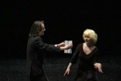 kunstgruppe GOTTLIEB mit ihrem Werk Erben der Gegenwart im Hebbel Theater Berlin, Foto: Archiv © KGGB