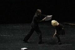 kunstgruppe GOTTLIEB mit ihrem Werk Erben der Gegenwart im Hebbel Theater Berlin, Foto: Archiv © KGGB