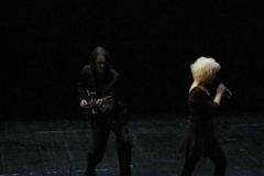 kunstgruppe GOTTLIEB mit ihrem Werk Erben der Gegenwart im Hebbel Theater Berlin, Foto: Archiv © KGGB