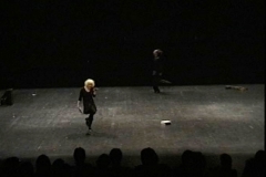 kunstgruppe GOTTLIEB mit ihrem Werk Erben der Gegenwart im Hebbel Theater Berlin, Foto: Archiv © KGGB